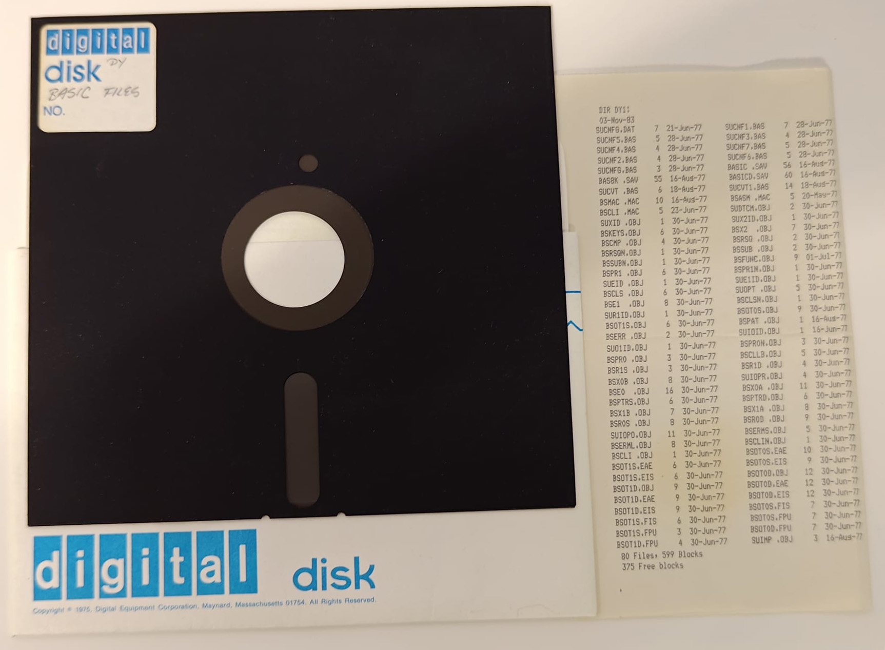 Disquete de 8 pulgadas DEC y listado de archivos Disquete de 8 pulgadas DEC y listado de archivos